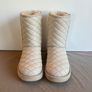 BNWOT Ugg Boots Size 7